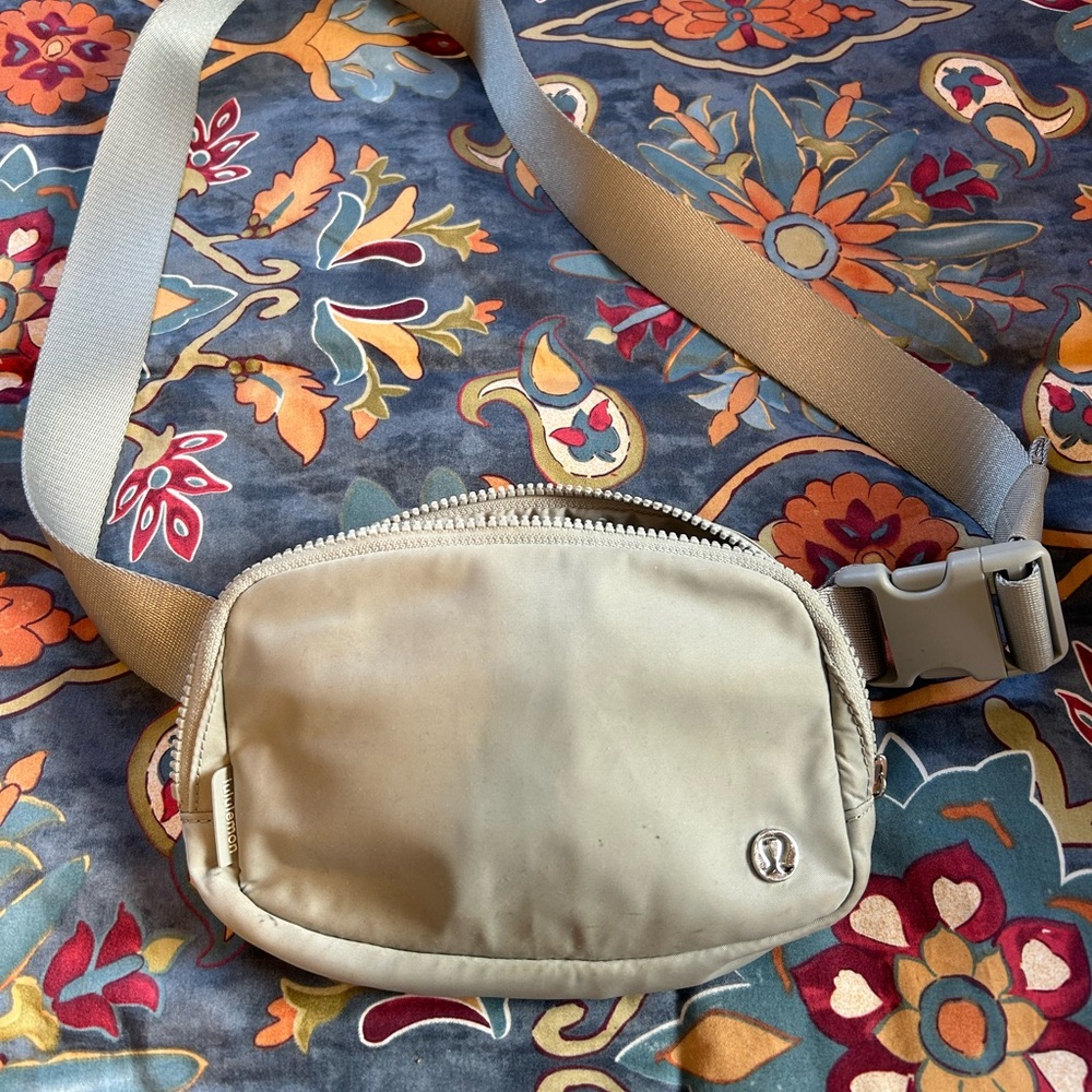 Lululemon Everywhere Belt Bag Light Grey. Gently loved.